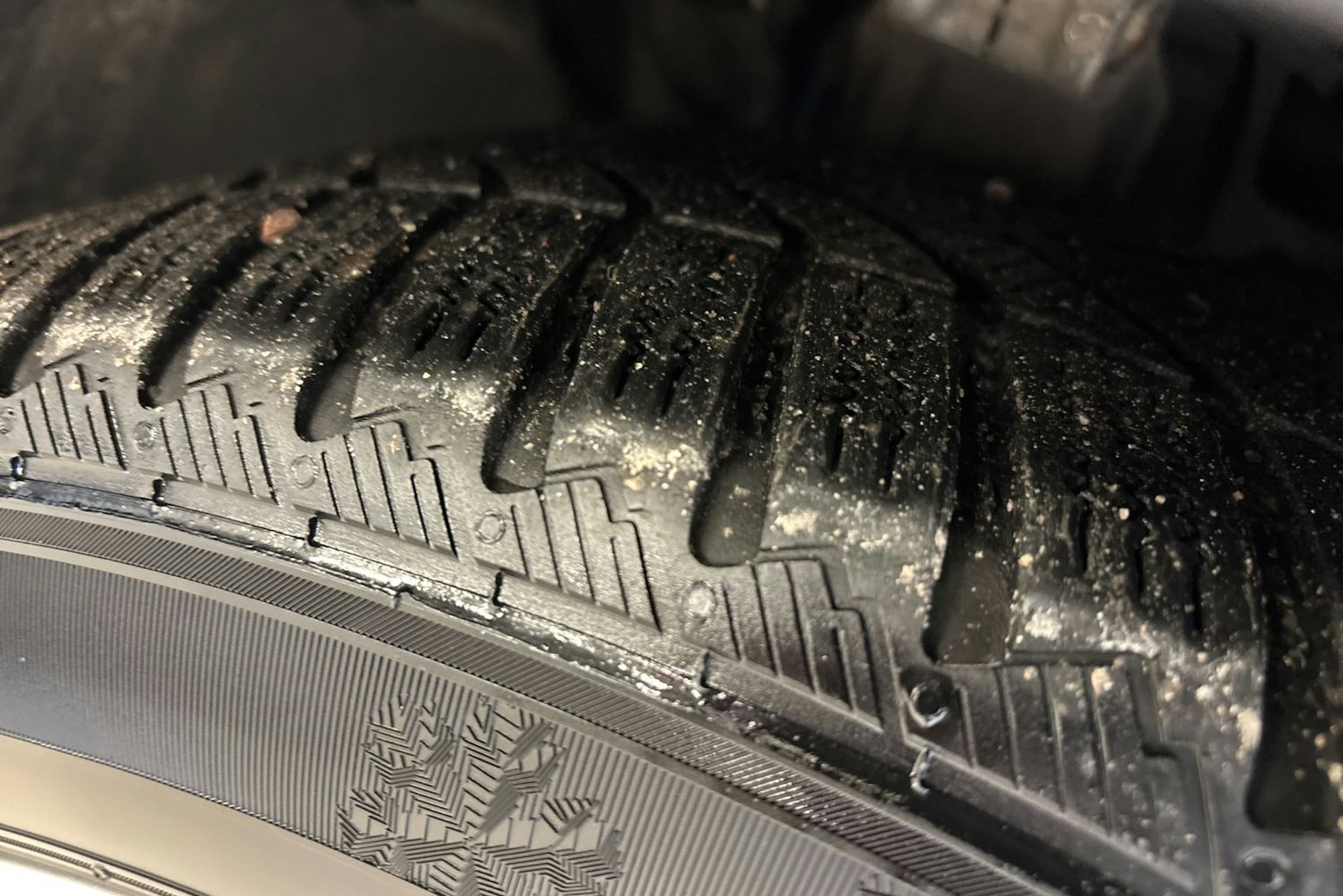 musta Tesla Model S 2016 kuva 13.