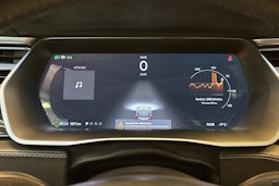 musta Tesla Model S 2016 kuva 18.