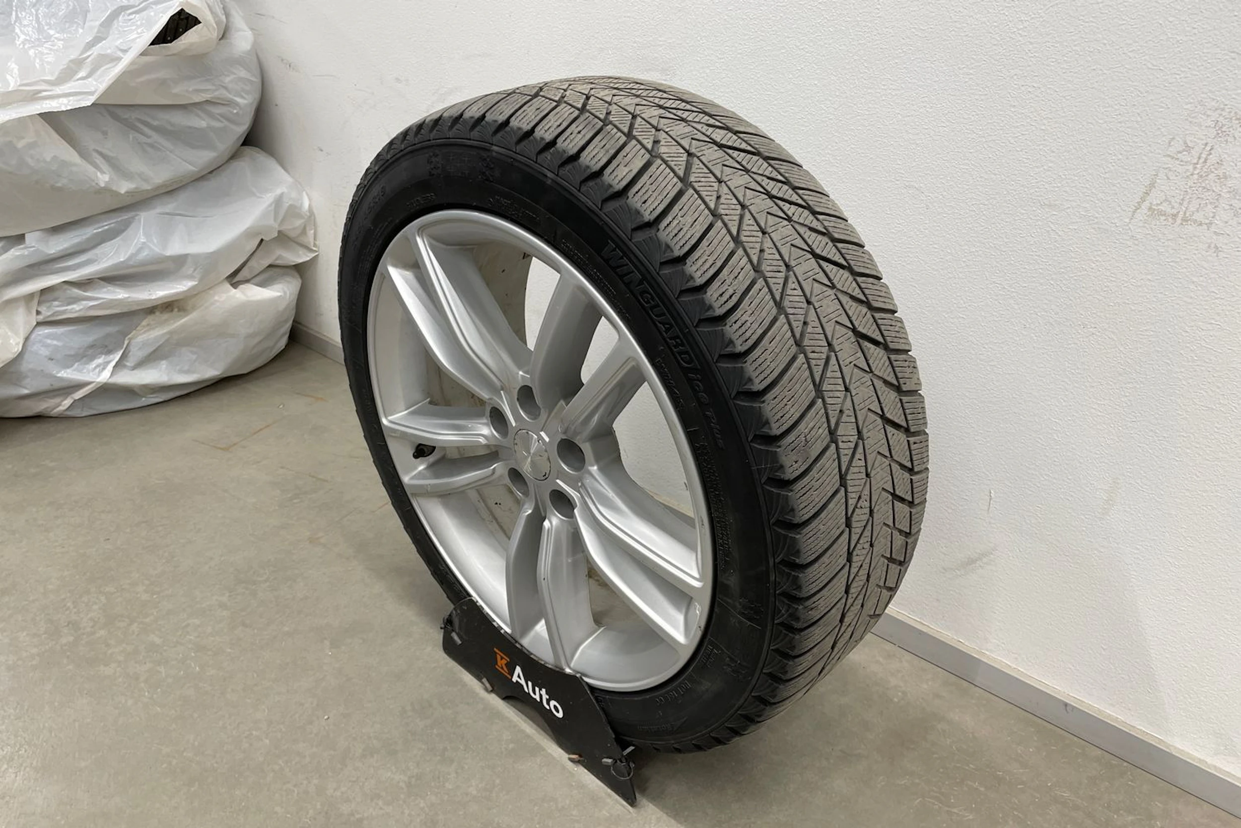 ruskea (beige) Tesla Model S 2016 kuva 12.