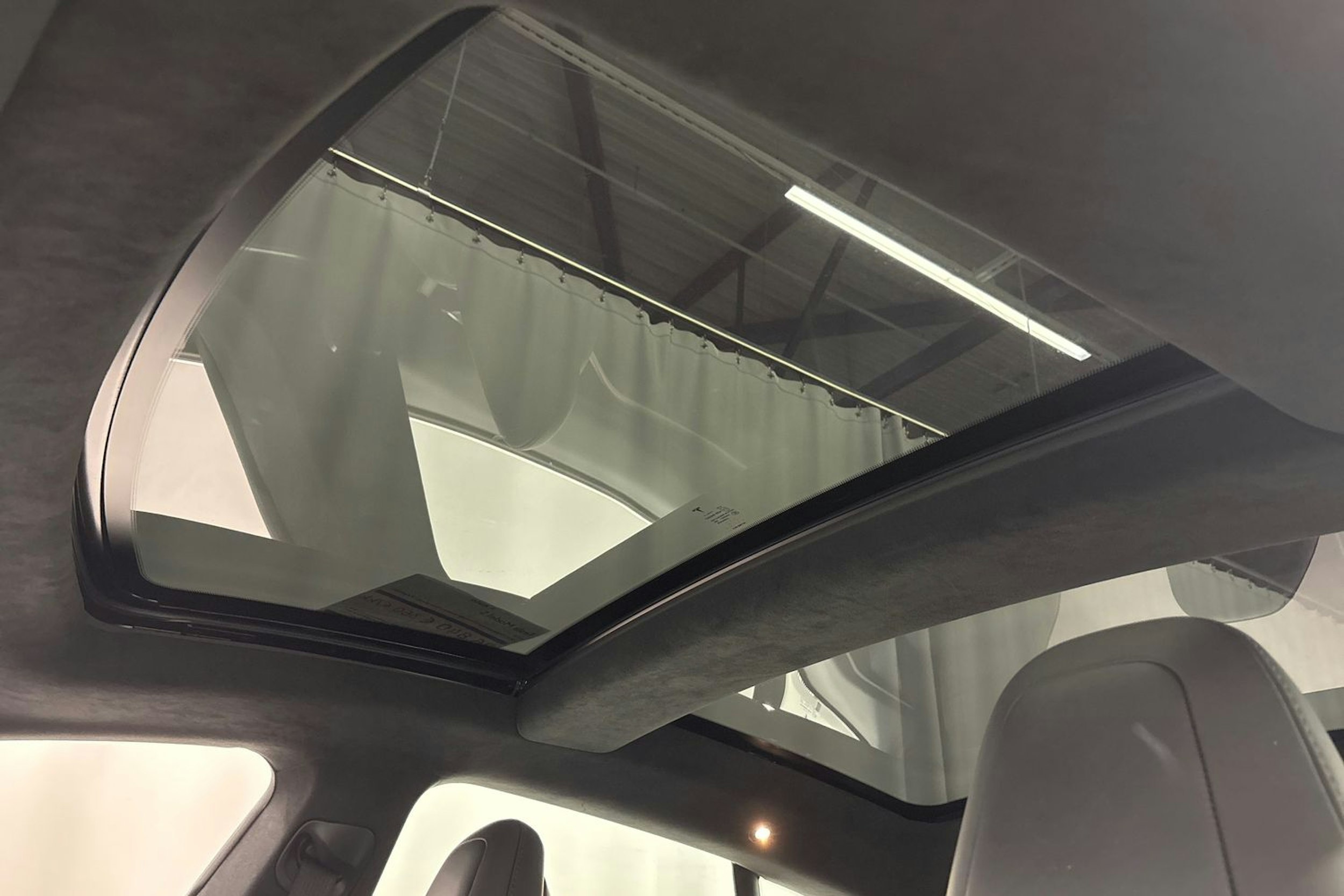 musta Tesla Model S 2017 kuva 19.