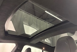 musta Tesla Model S 2017 kuva 19.
