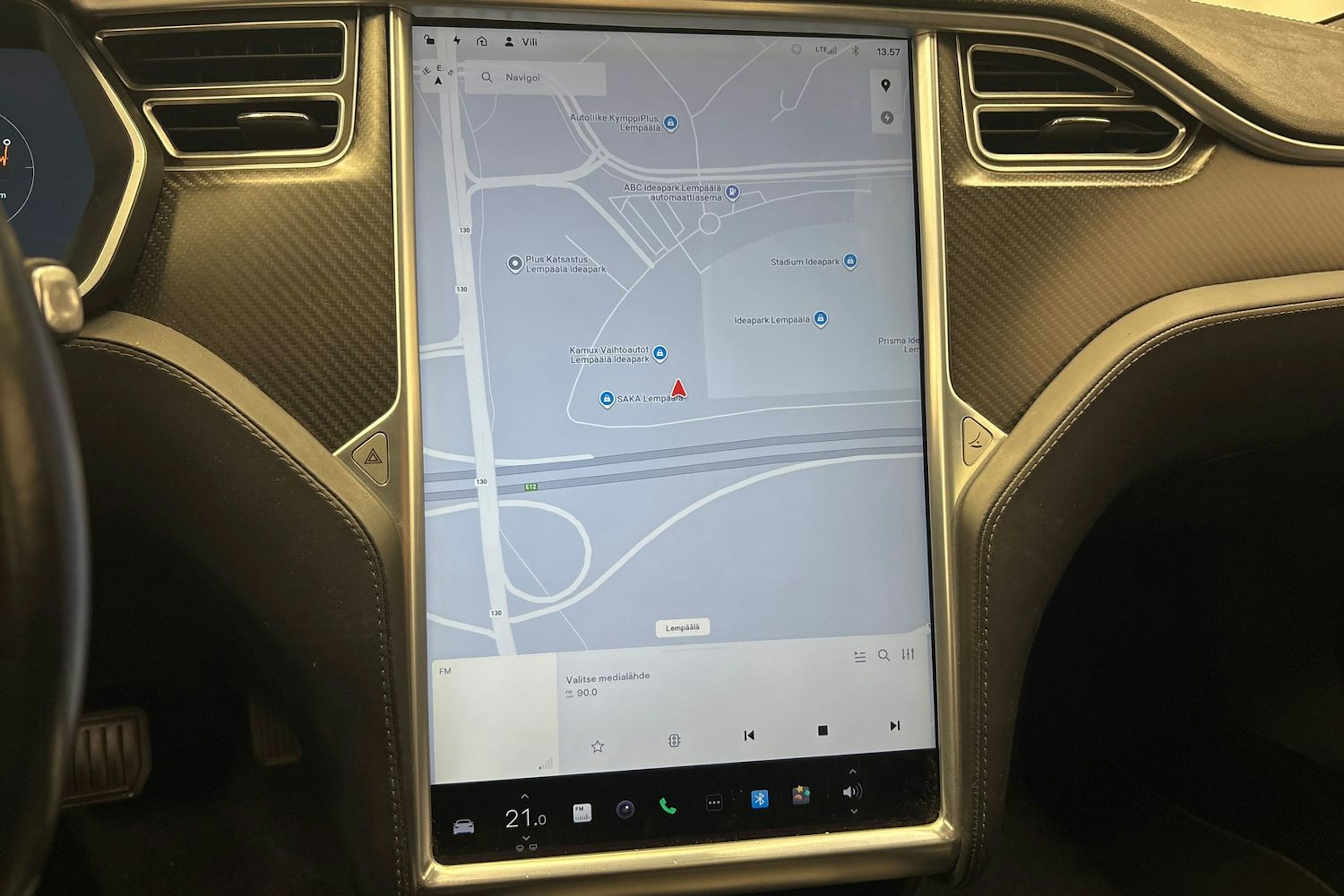 musta Tesla Model S 2017 kuva 23.