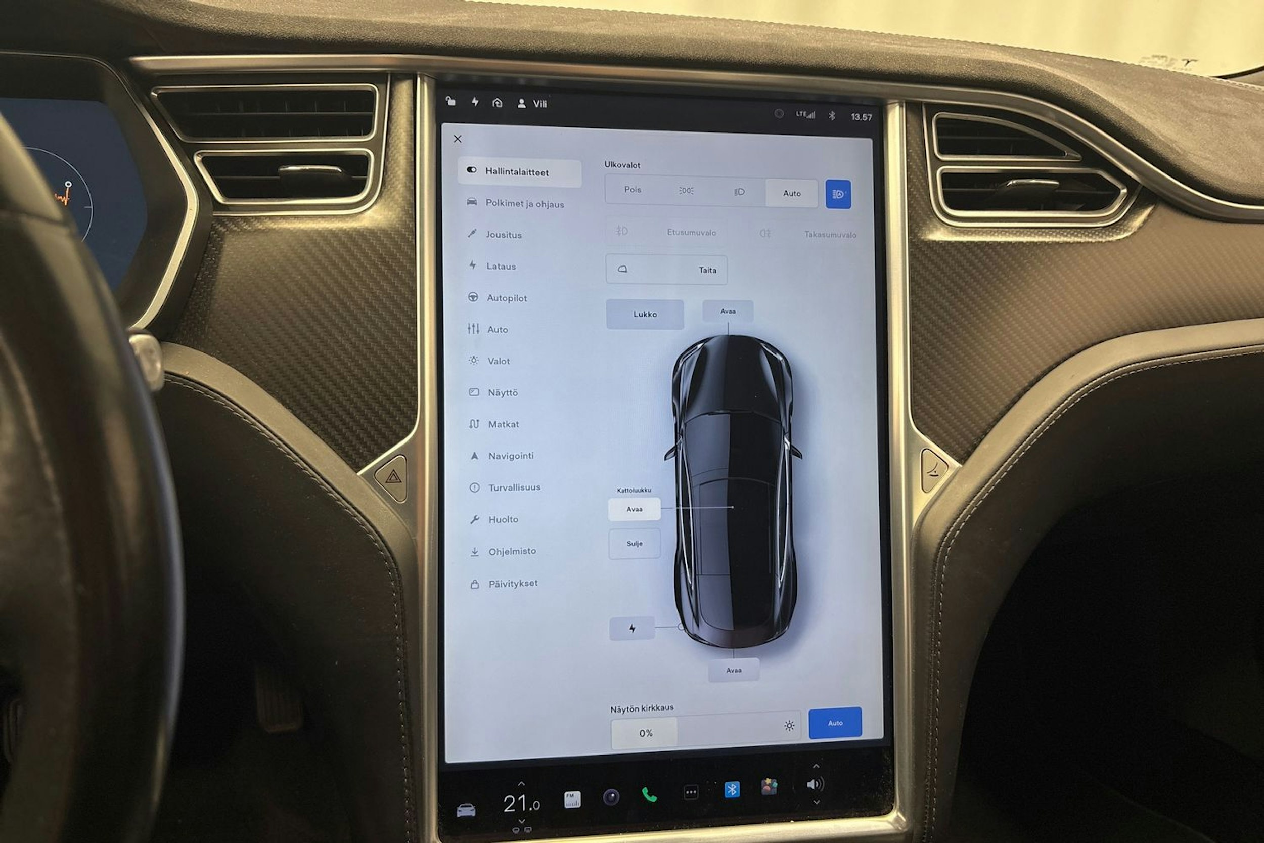 musta Tesla Model S 2017 kuva 24.