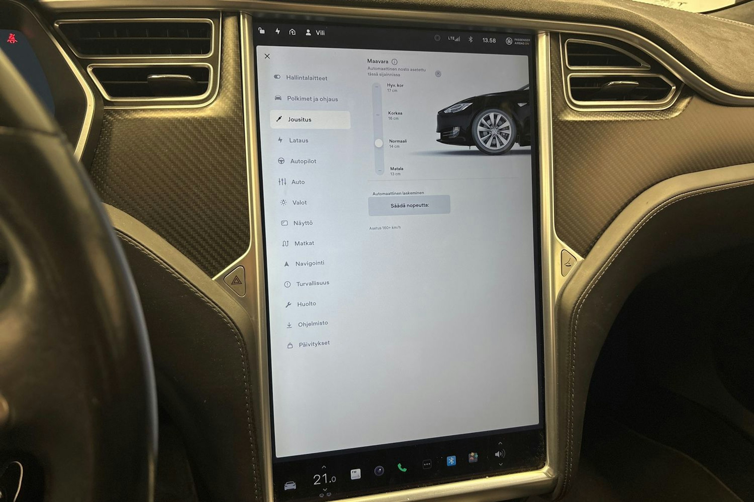 musta Tesla Model S 2017 kuva 26.