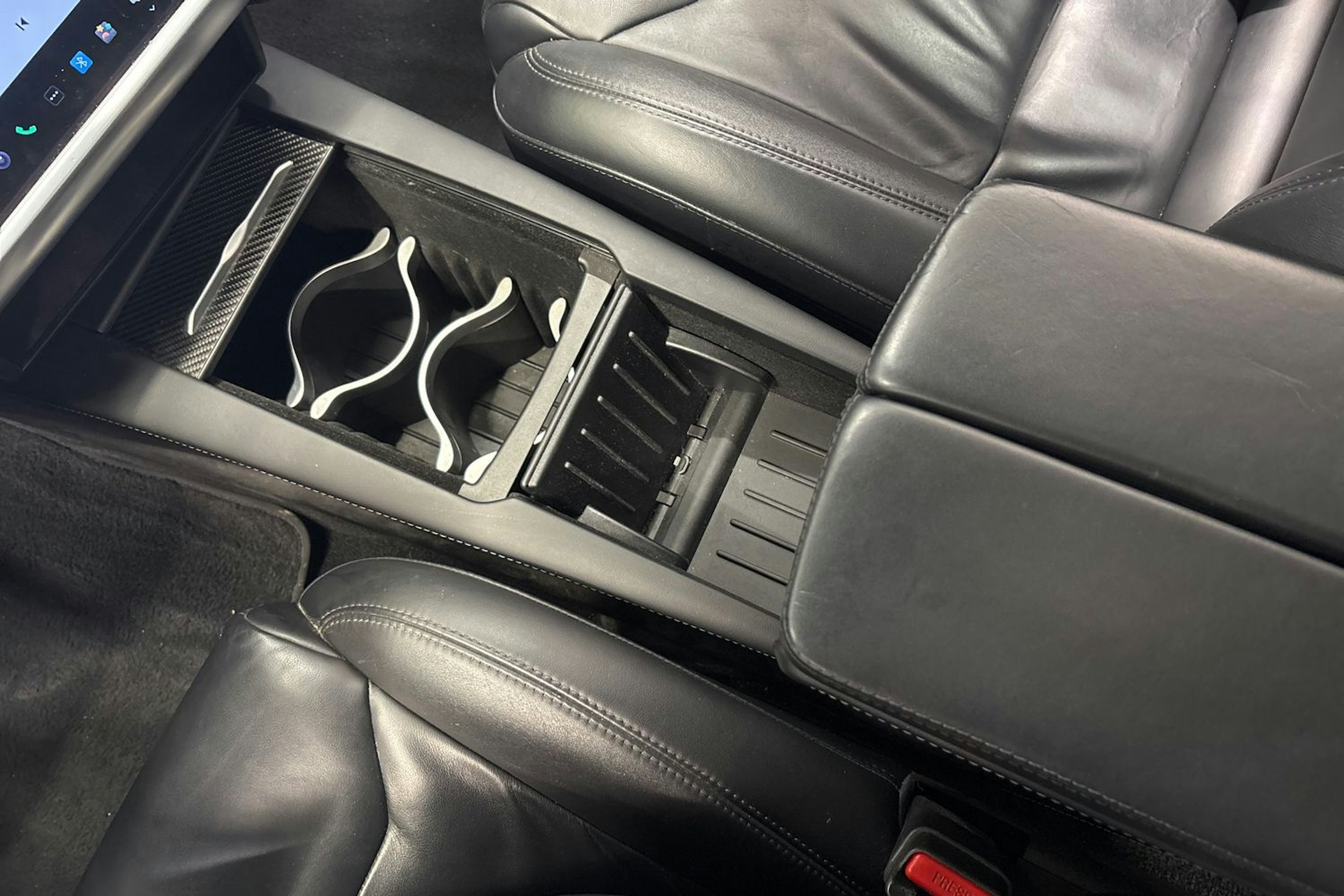 musta Tesla Model S 2017 kuva 28.
