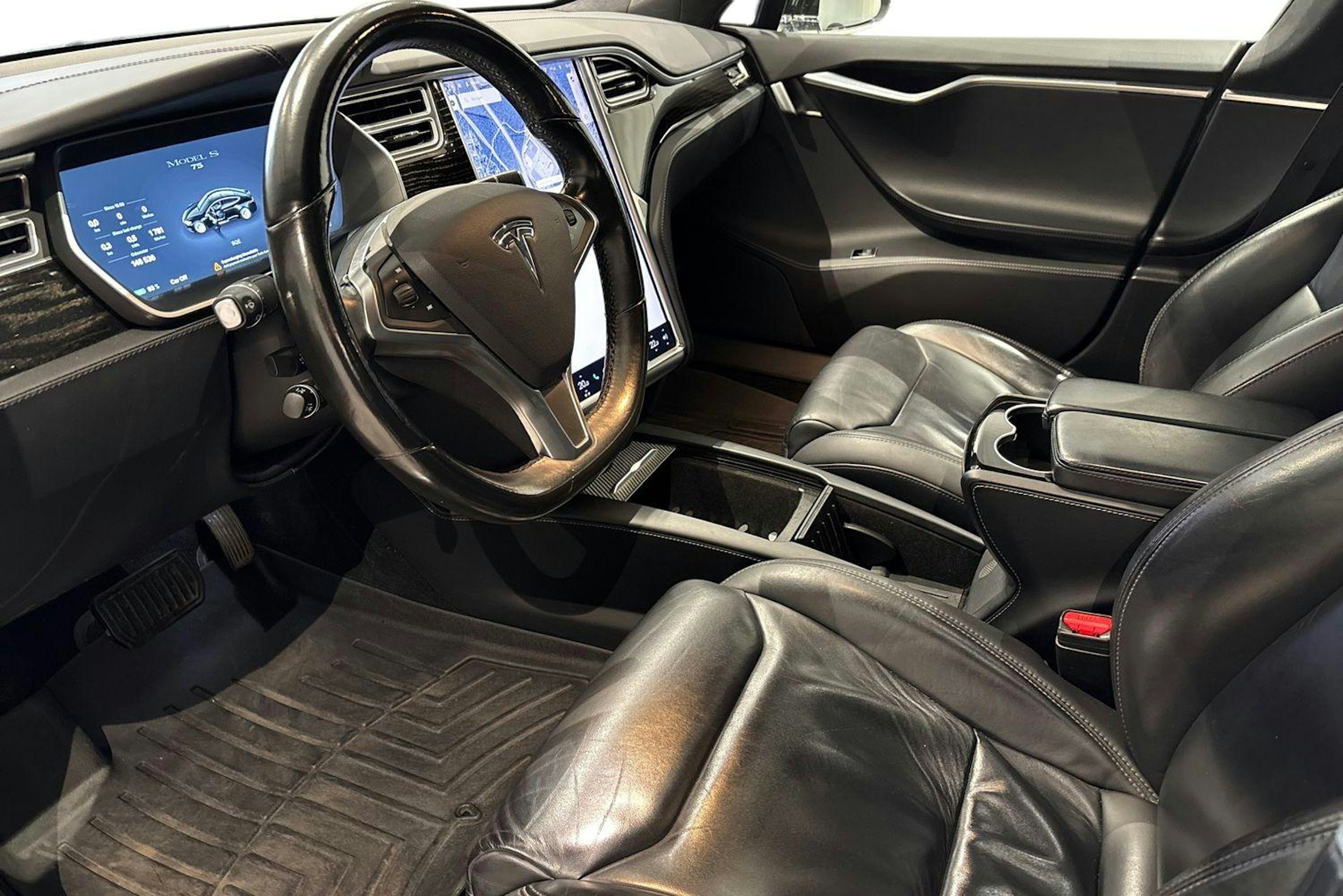 musta Tesla Model S 2017 kuva 6.
