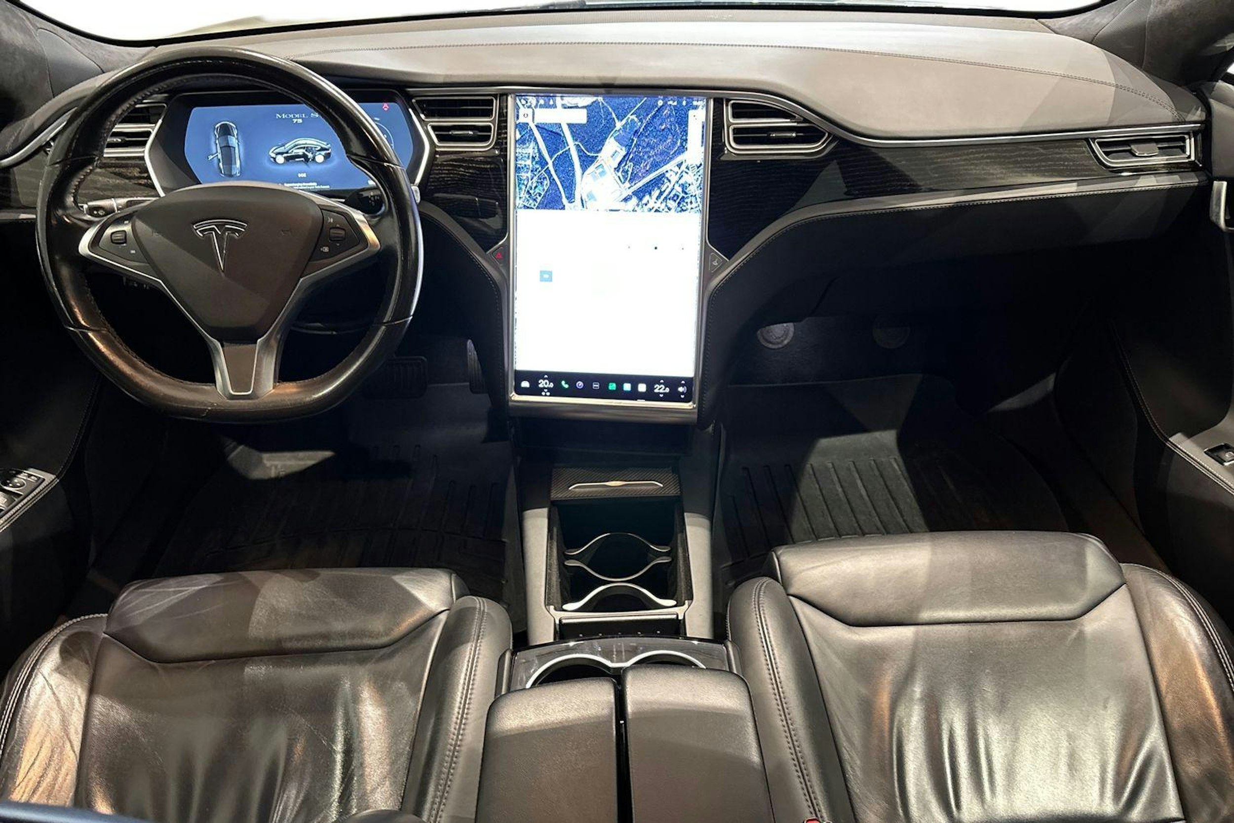 musta Tesla Model S 2017 kuva 7.