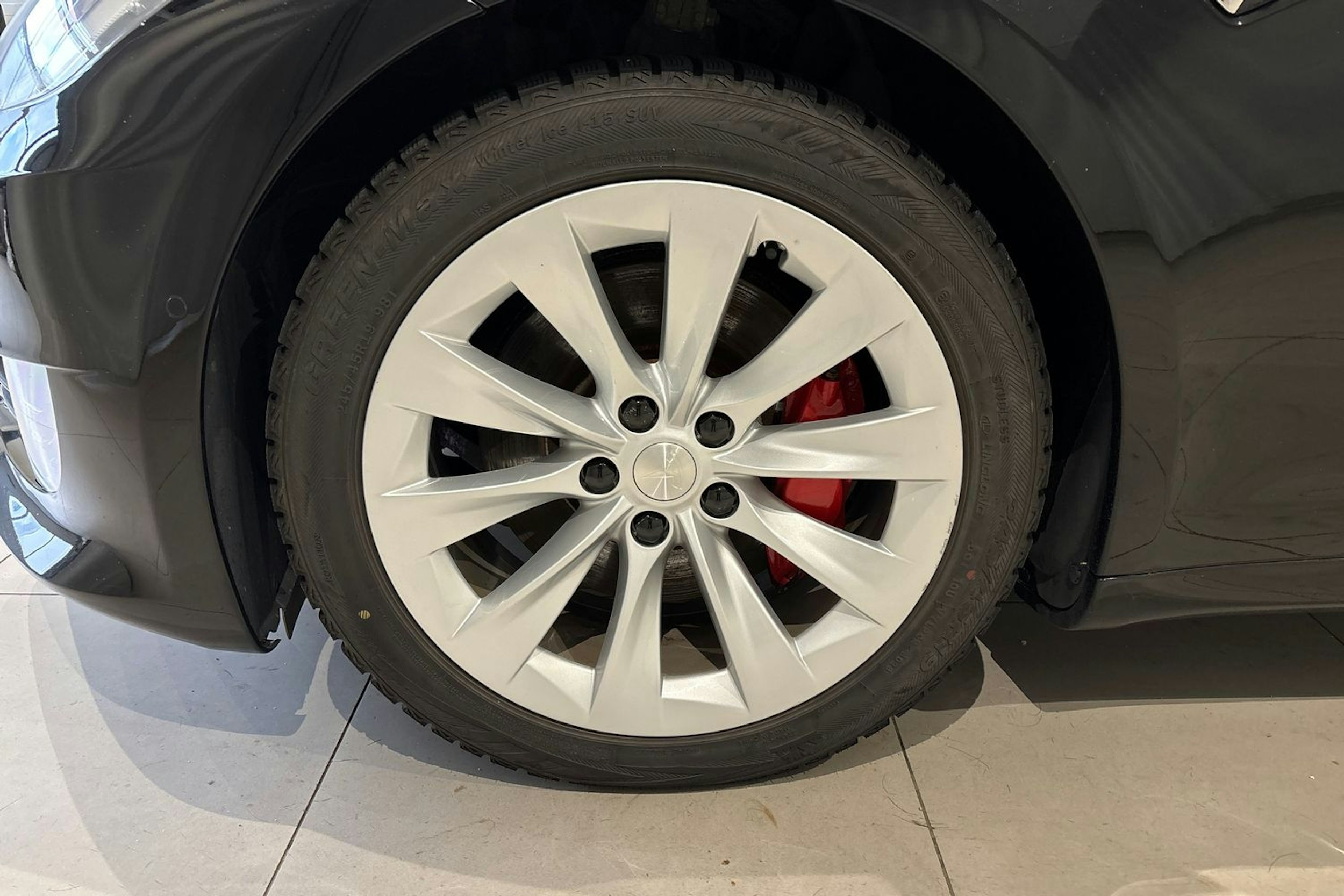 musta Tesla Model S 2017 kuva 9.