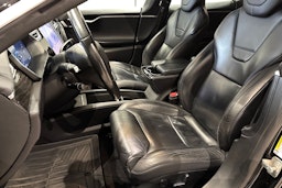 musta Tesla Model S 2017 kuva 13.