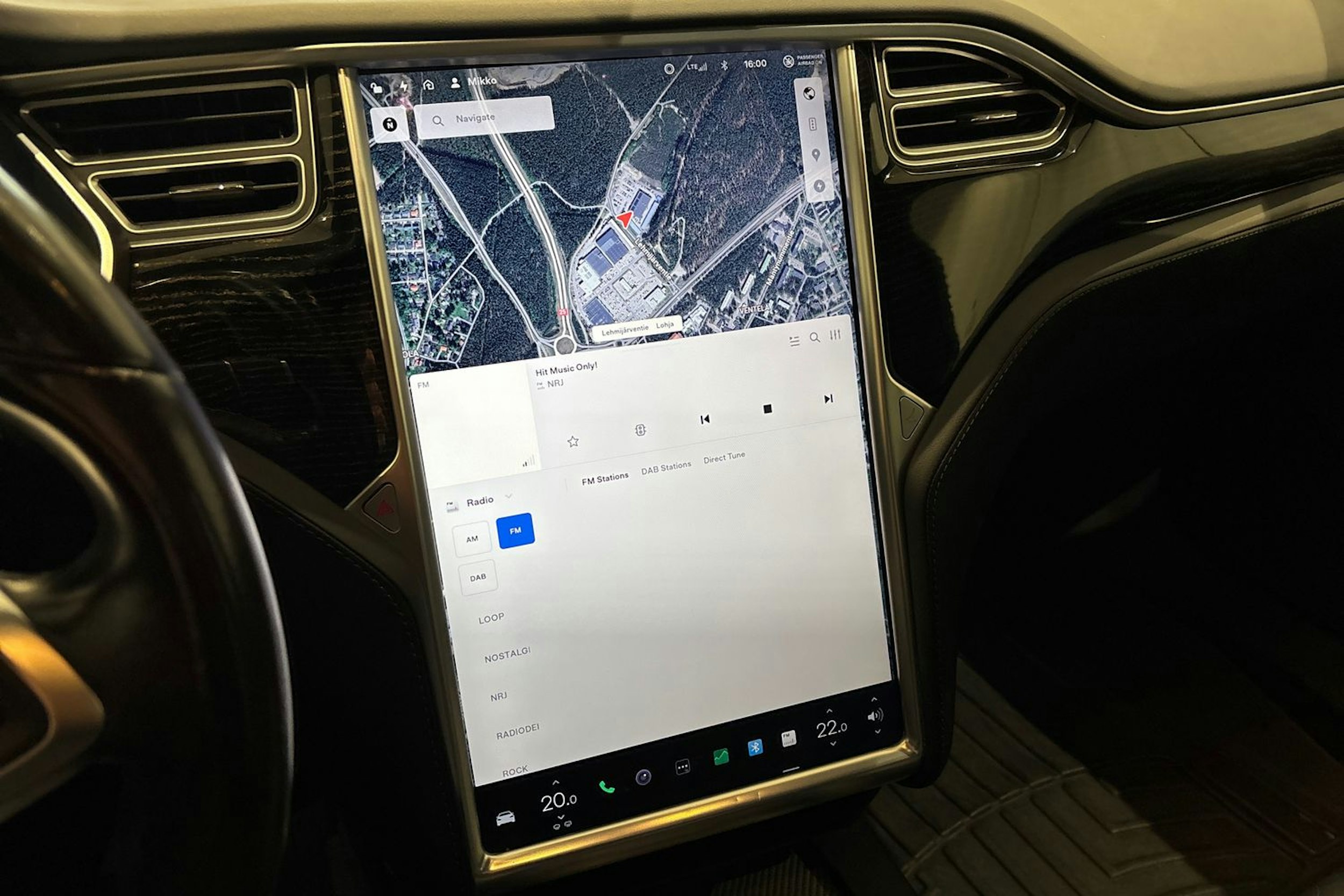 musta Tesla Model S 2017 kuva 15.