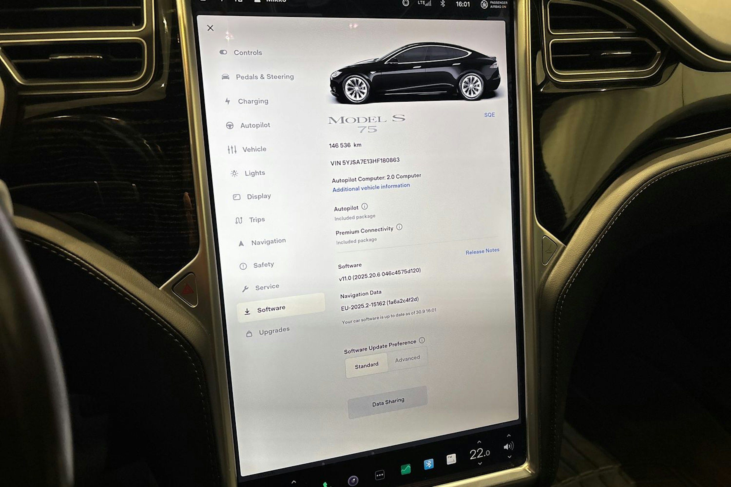 musta Tesla Model S 2017 kuva 16.