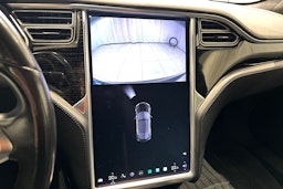 musta Tesla Model S 2017 kuva 18.