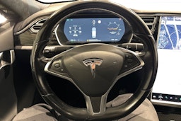 musta Tesla Model S 2017 kuva 21.