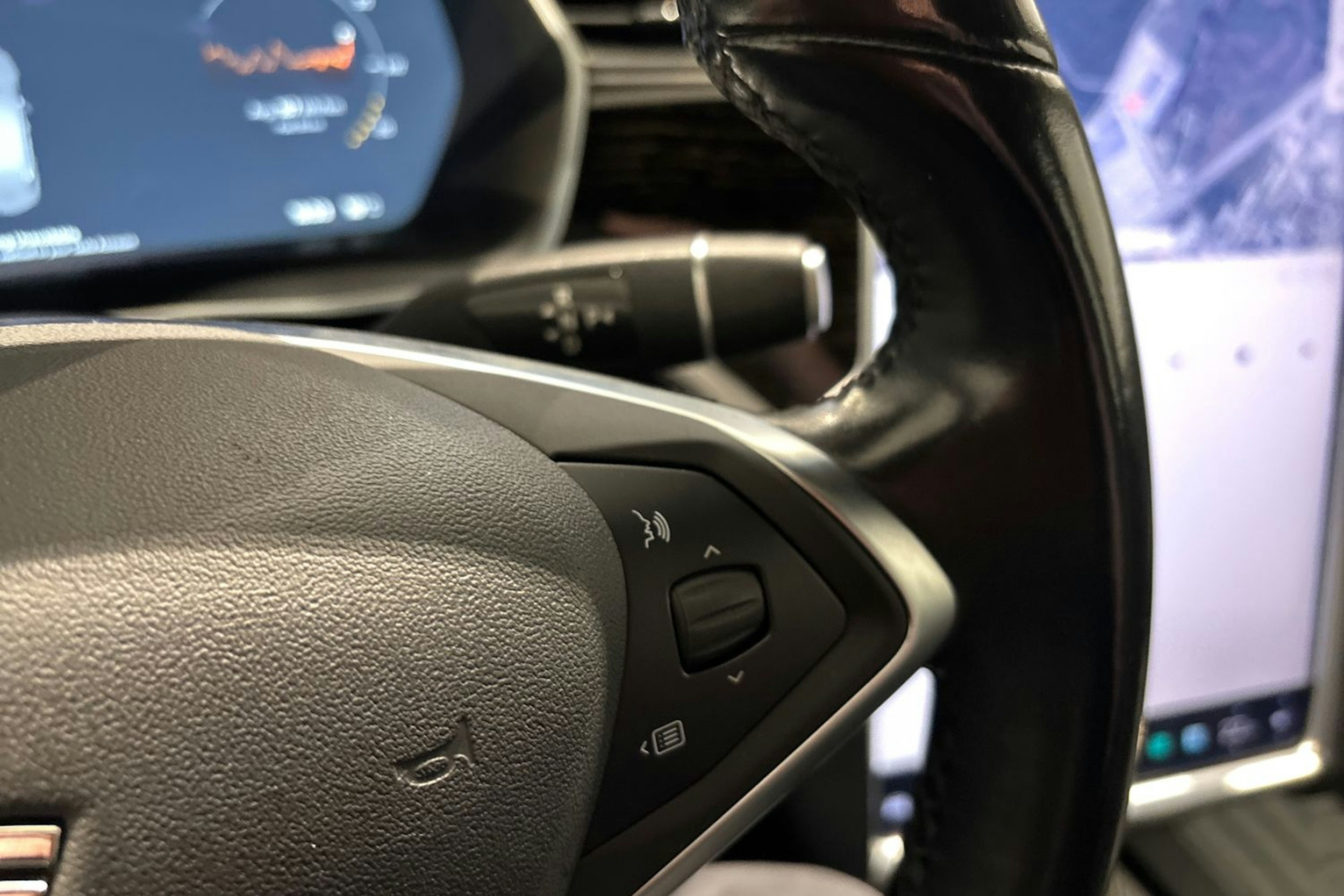 musta Tesla Model S 2017 kuva 23.
