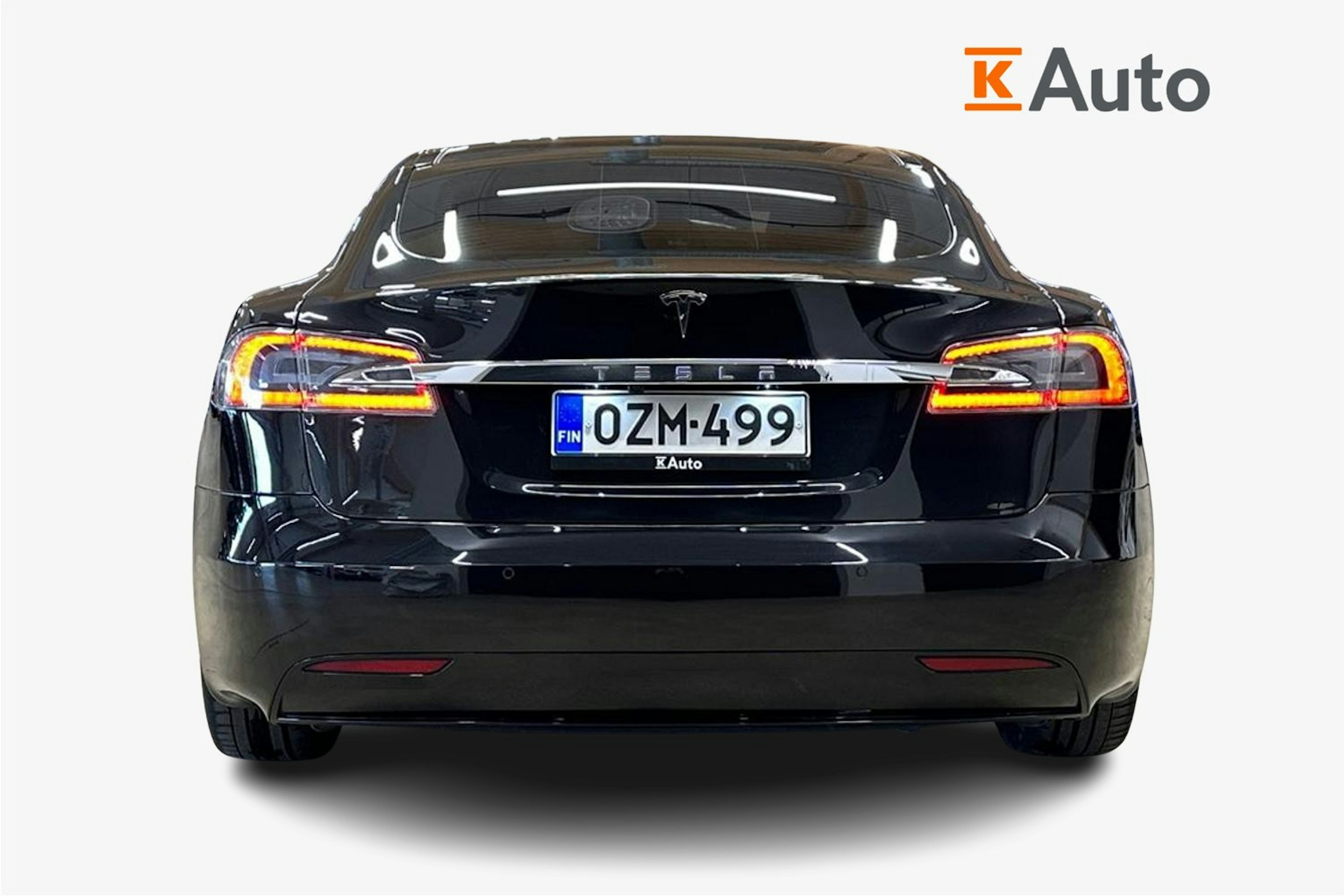 musta Tesla Model S 2017 kuva 3.