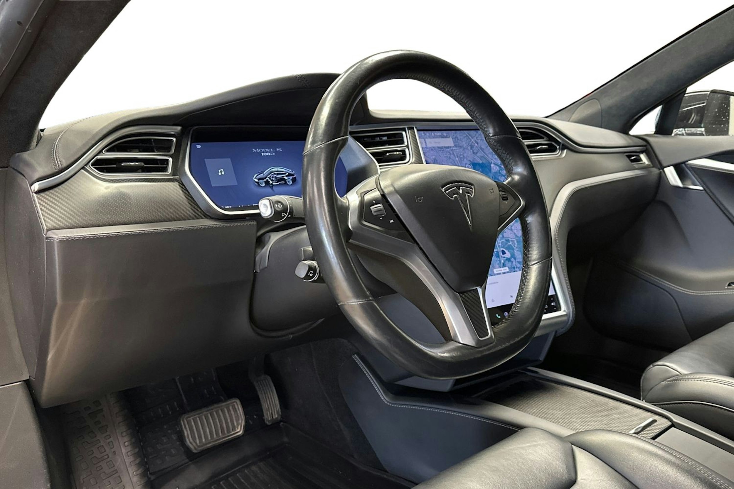 musta Tesla Model S 2017 kuva 7.