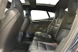 musta Tesla Model S 2017 kuva 10.
