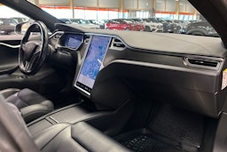 musta Tesla Model S 2017 kuva 12.