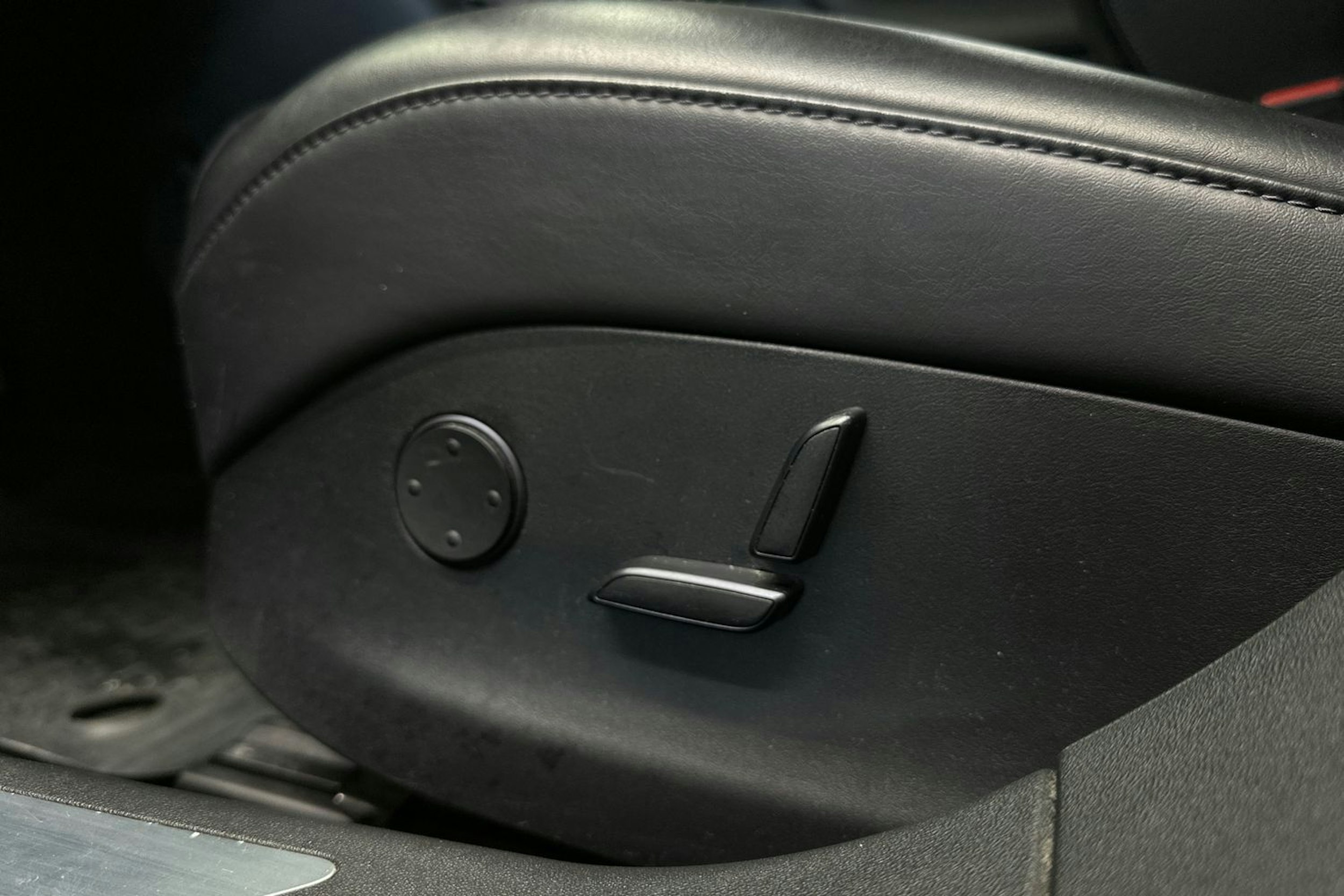 musta Tesla Model S 2017 kuva 17.