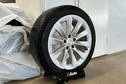 musta Tesla Model S 2017 kuva 19.