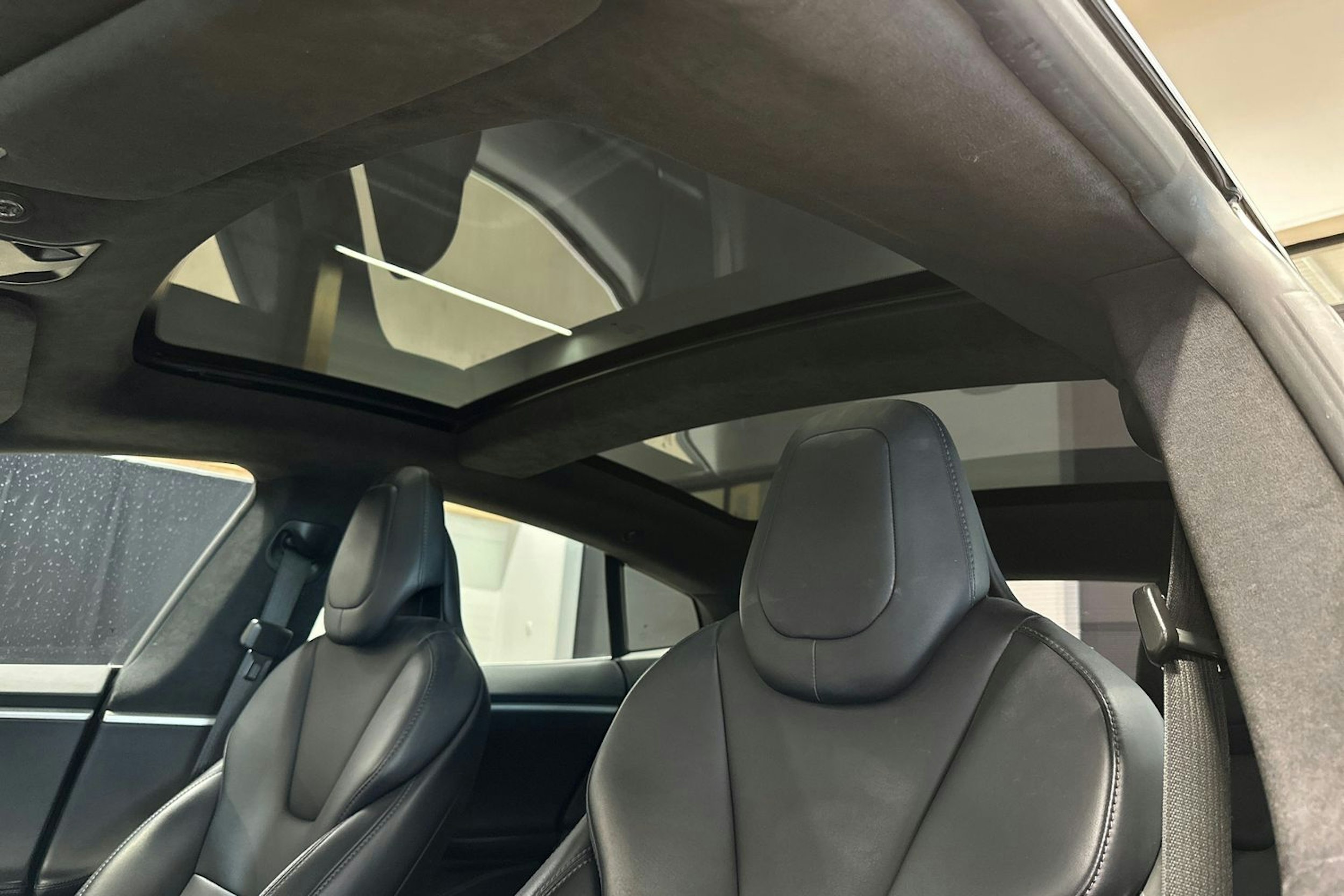 musta Tesla Model S 2017 kuva 20.