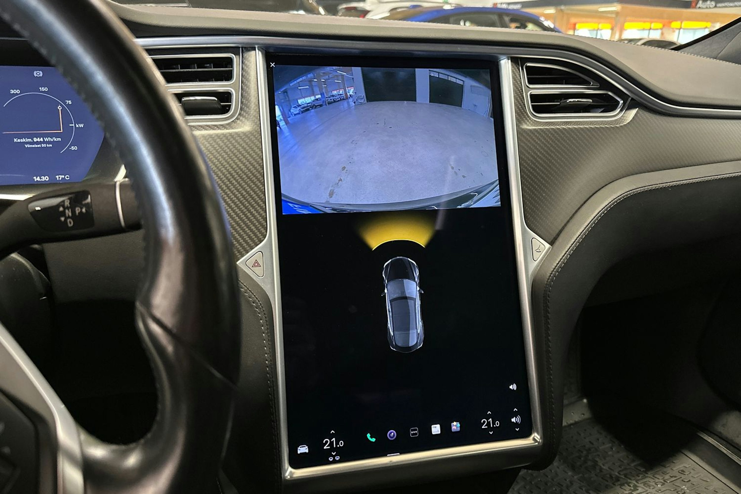 musta Tesla Model S 2017 kuva 21.