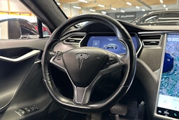 musta Tesla Model S 2017 kuva 28.