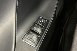 musta Tesla Model S 2017 kuva 29.