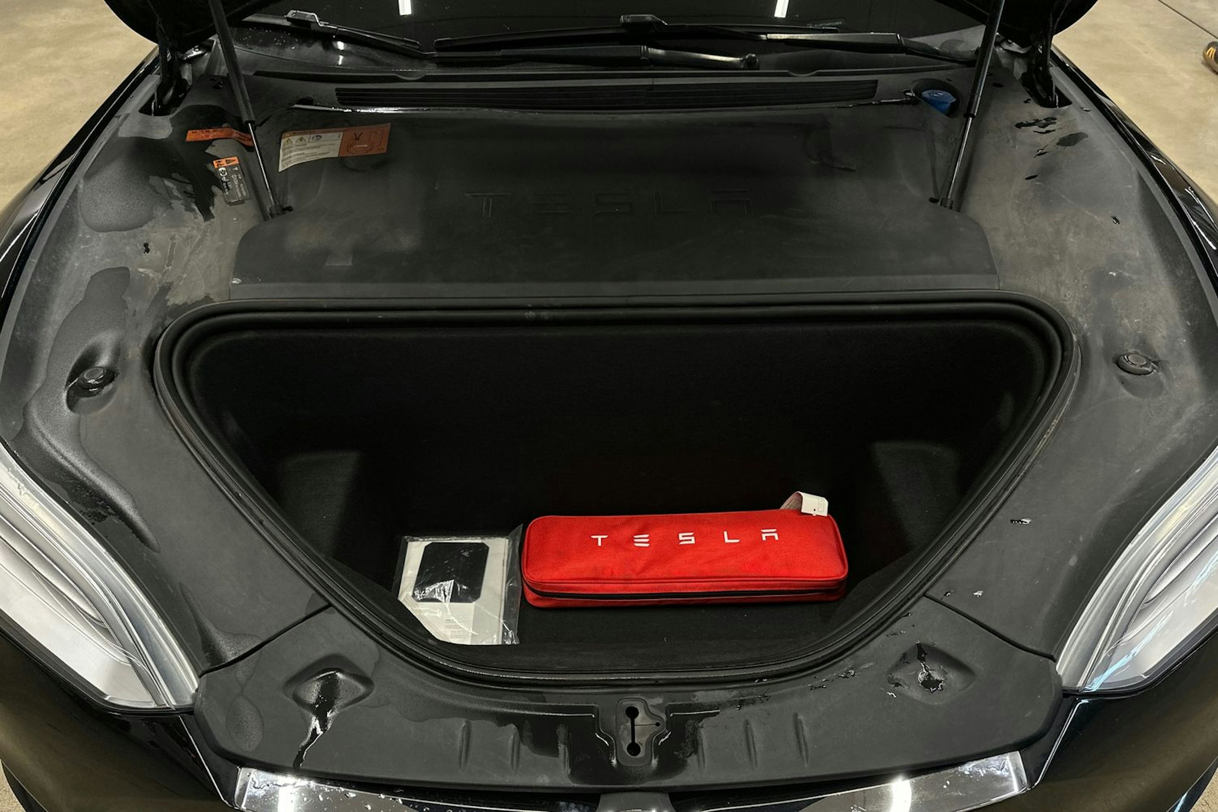 musta Tesla Model S 2017 kuva 30.