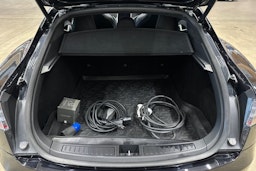 musta Tesla Model S 2017 kuva 32.