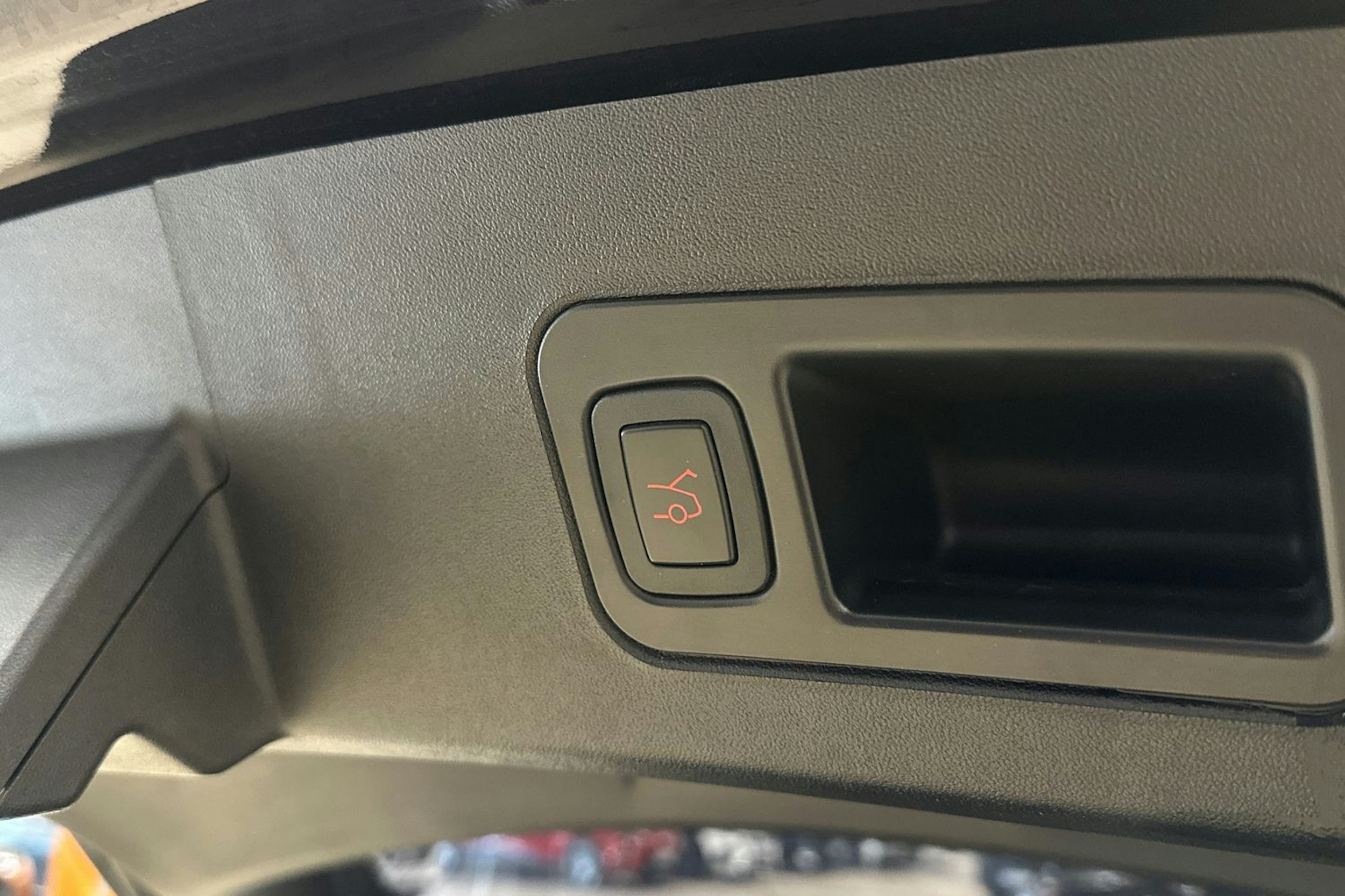 musta Tesla Model S 2017 kuva 33.