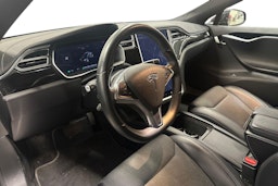 Musta Tesla Model S 2018 kuva 3.