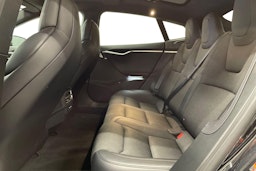 musta Tesla Model S 2018 kuva 10.