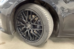 musta Tesla Model S 2018 kuva 13.