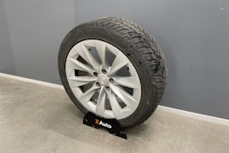 musta Tesla Model S 2018 kuva 14.