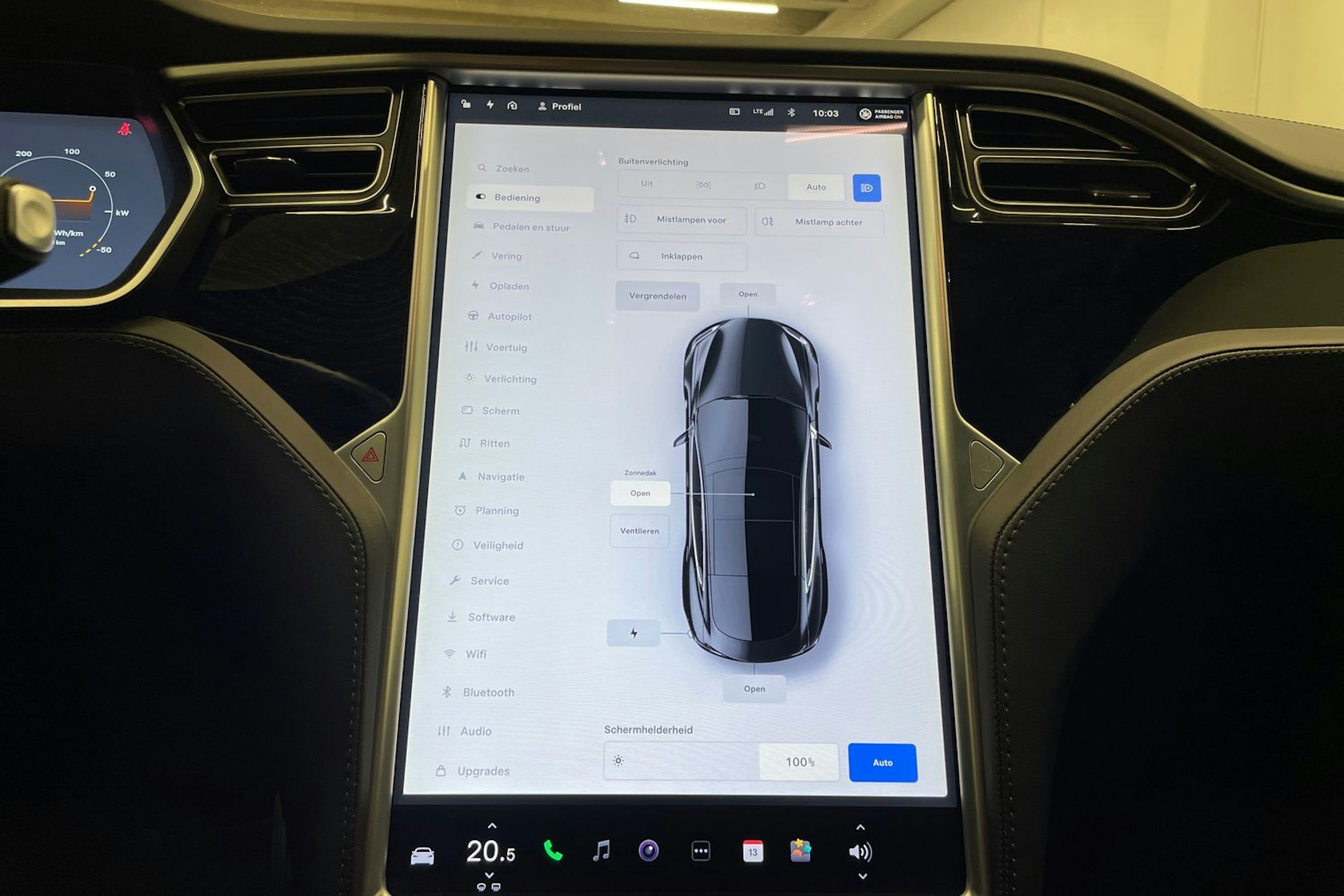 musta Tesla Model S 2018 kuva 18.