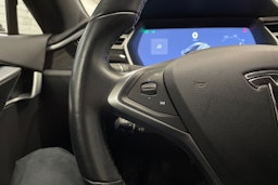 musta Tesla Model S 2018 kuva 21.