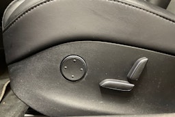 musta Tesla Model S 2018 kuva 23.