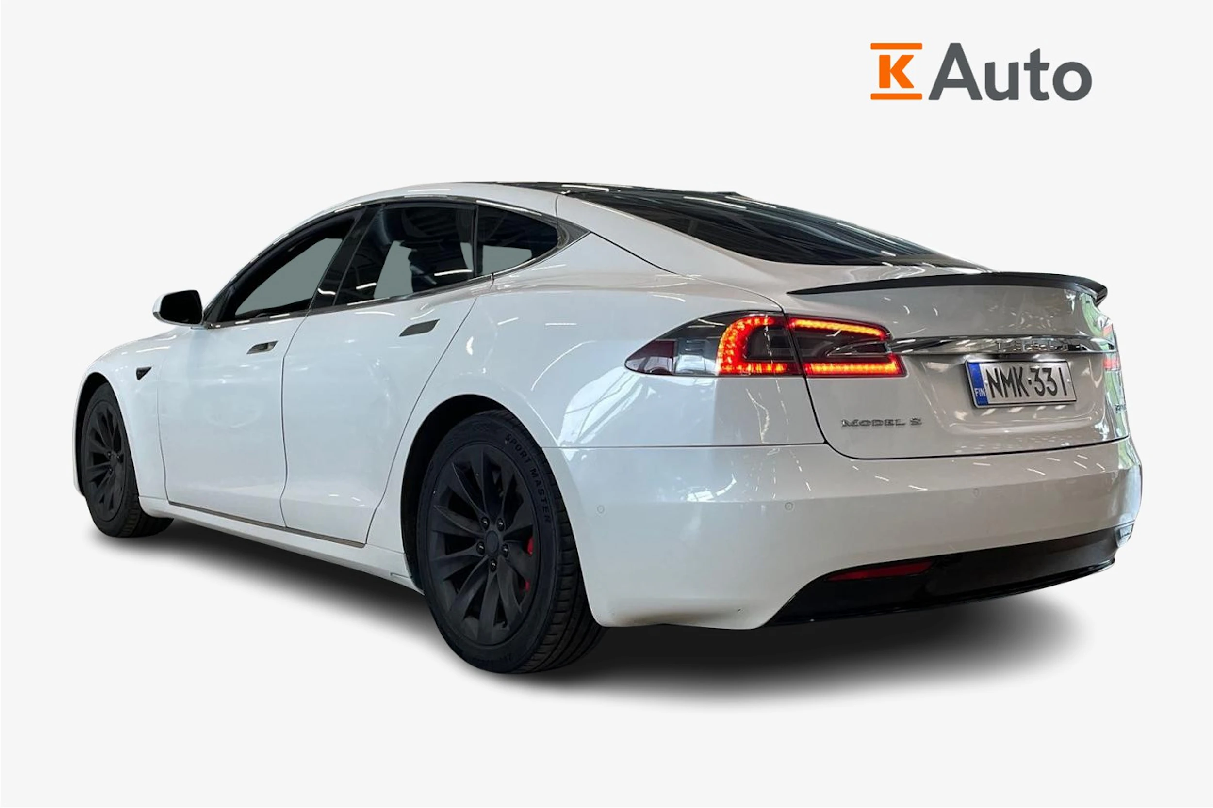 Valkoinen Tesla Model S 2018 kuva 3.