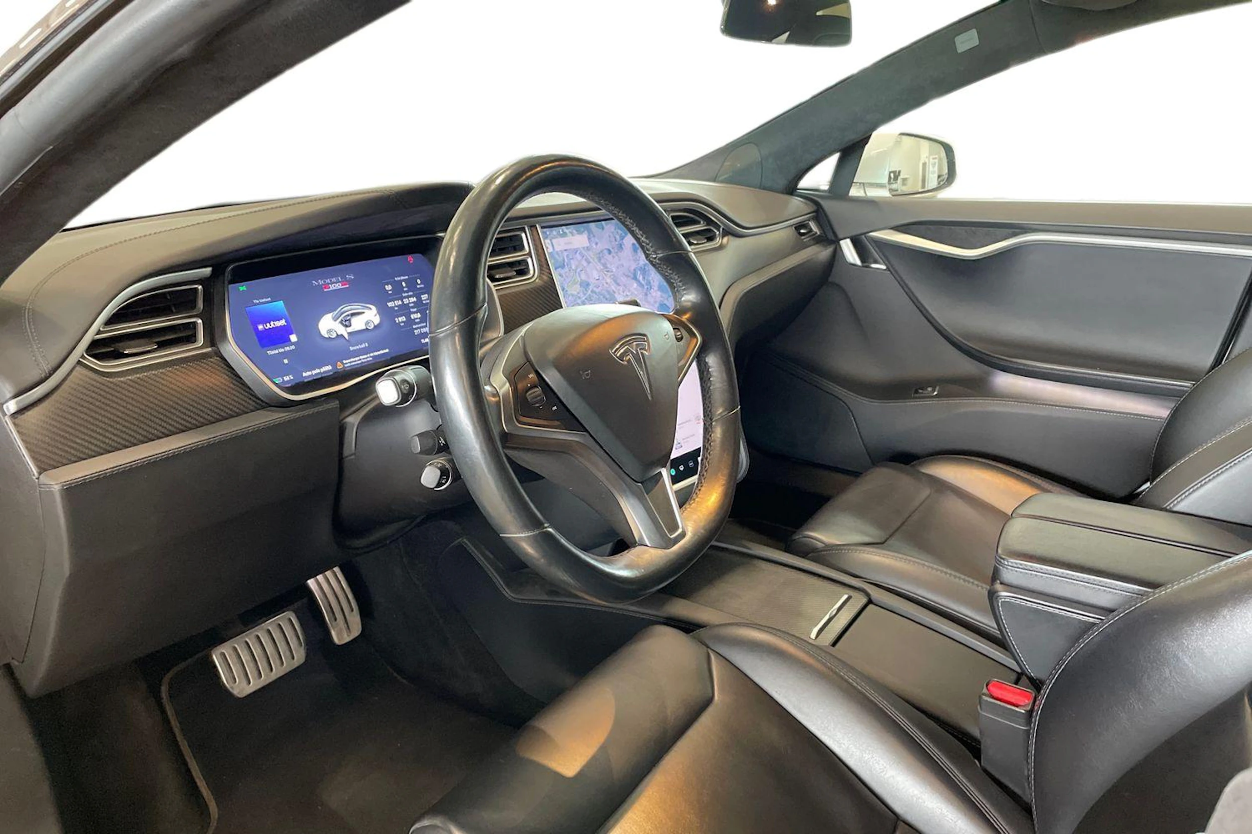 Valkoinen Tesla Model S 2018 kuva 8.