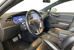 Valkoinen Tesla Model S 2018 kuva 8.