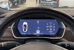 Valkoinen Tesla Model S 2018 kuva 19.