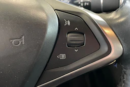 Valkoinen Tesla Model S 2018 kuva 21.