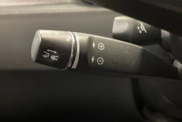 Valkoinen Tesla Model S 2018 kuva 23.