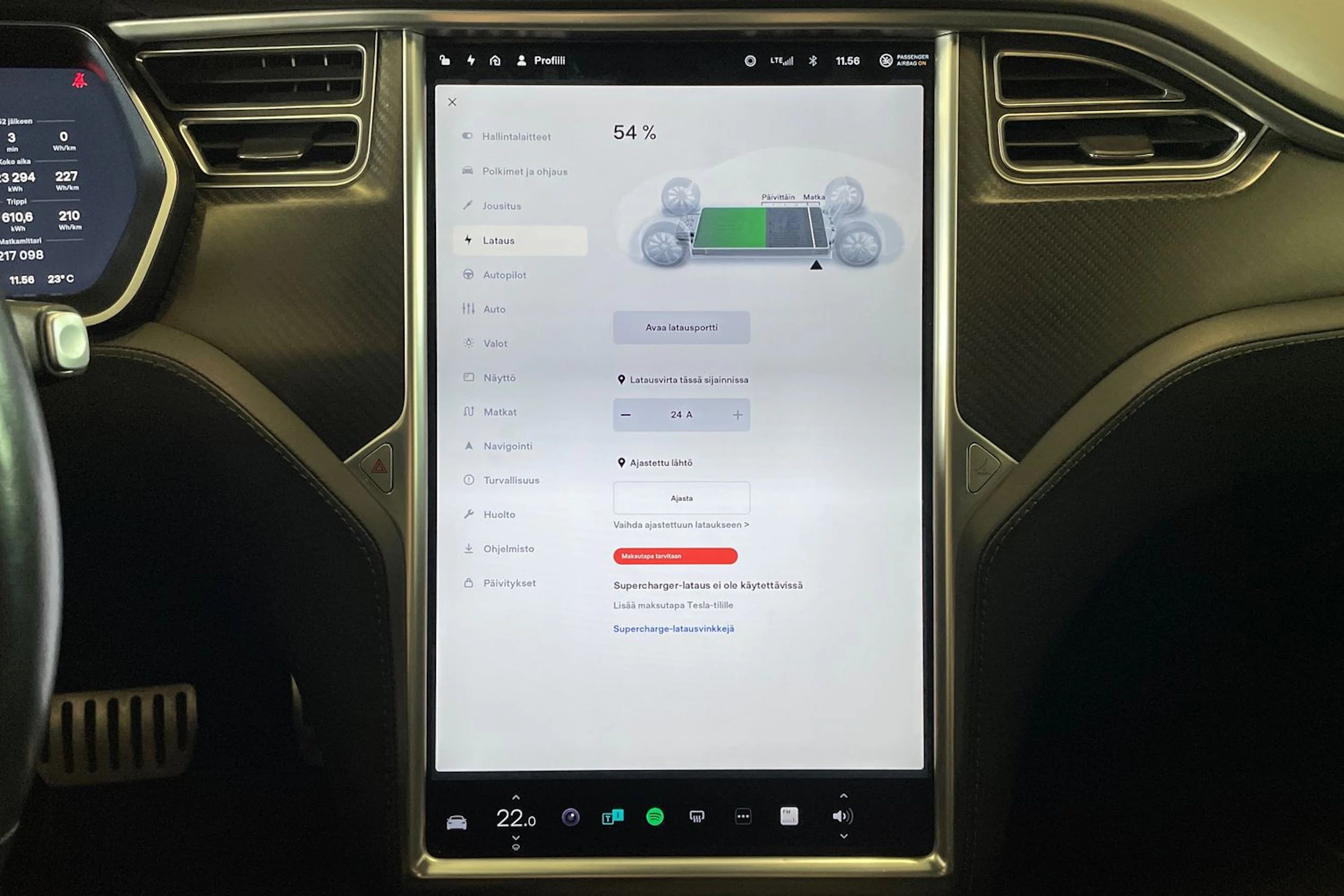 Valkoinen Tesla Model S 2018 kuva 26.