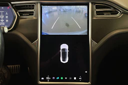 Valkoinen Tesla Model S 2018 kuva 30.