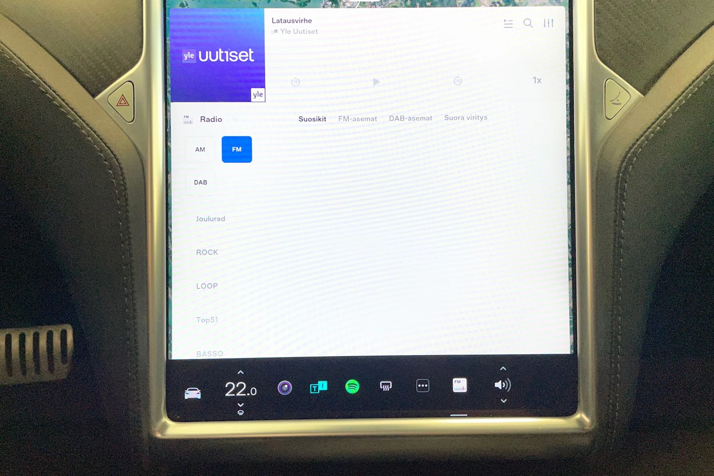 Valkoinen Tesla Model S 2018 kuva 32.