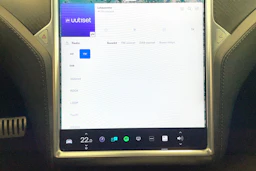 Valkoinen Tesla Model S 2018 kuva 32.