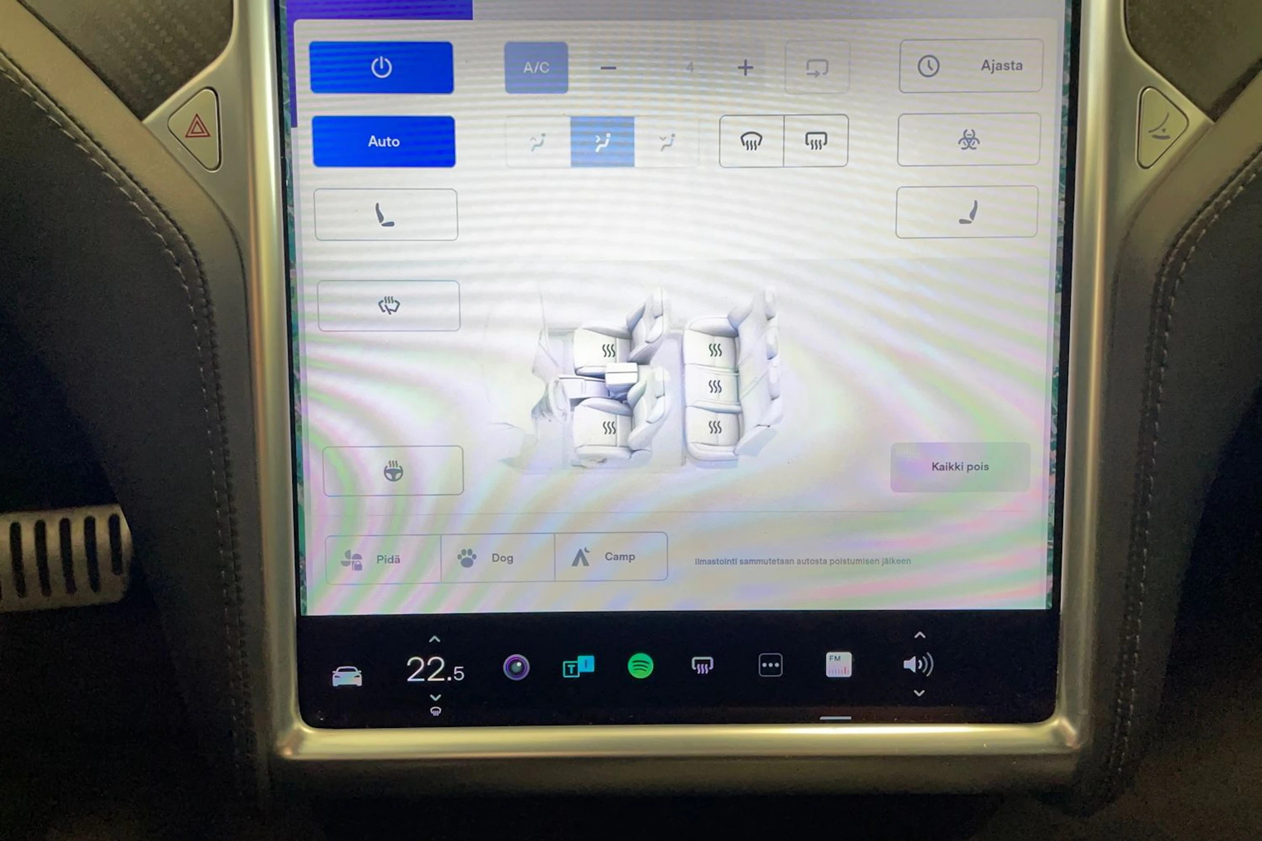 Valkoinen Tesla Model S 2018 kuva 33.