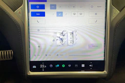 Valkoinen Tesla Model S 2018 kuva 33.